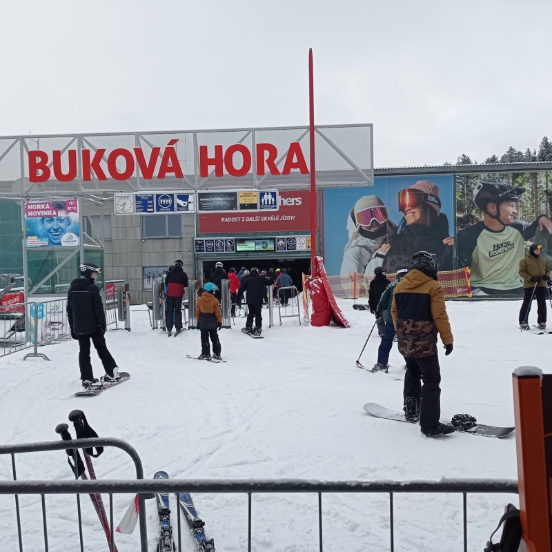 Kurz sjezdové lyžování a snowboardingu