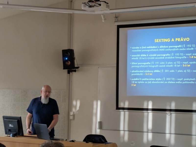 Přednášky na aktuální téma: Nebezpečí v kyberprostoru 